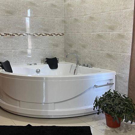 Suite Con Jacuzzi En Rio Laja Eksteriør billede